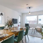 Aurora Avenue By Elys Collection 아파트