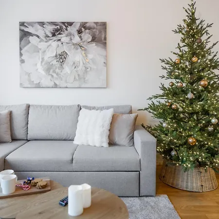 Aurora Avenue By R&k *