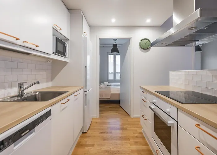 Aurora Avenue By R&k * רובניימי